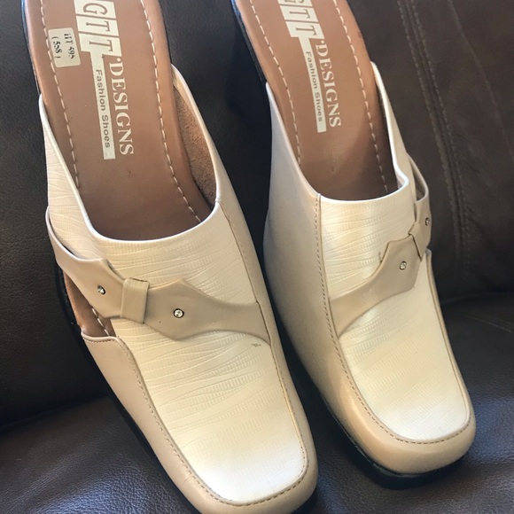 Shoes - Picture 2 of 6